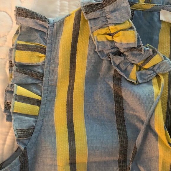 NWOT Linen sleeveless top with ruffles - Picture 2 of 3